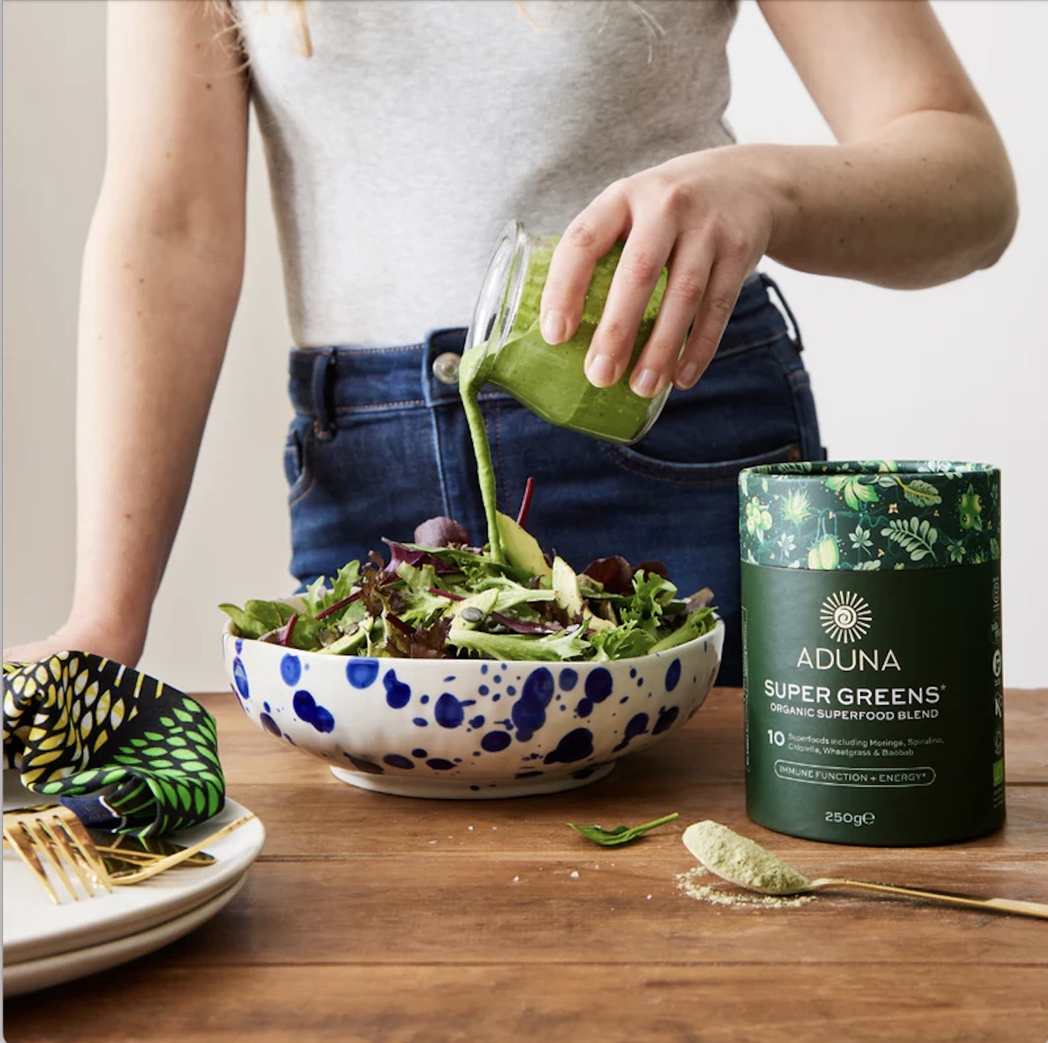 Super Greens Zhoug – Sauce relevée aux herbes et superaliments Super Greens Zhoug – Sauce relevée aux herbes et superaliments